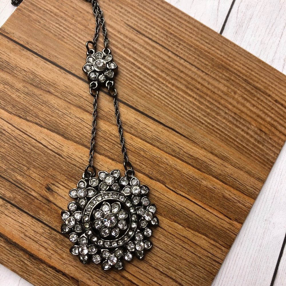 Flower Rhinestone Necklace - Picture 6 of 9